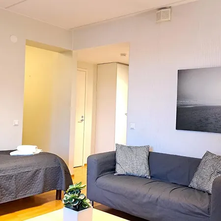 Kotimaailma - Tilava Saunallinen & Parvekkeellinen Kaksio - Verstaankatu * Tampere