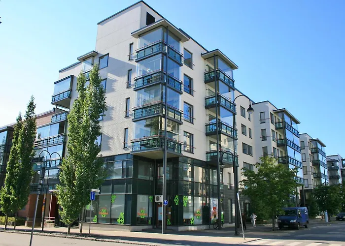 Kotimaailma - Tilava Saunallinen & Parvekkeellinen Kaksio - Verstaankatu 탐페레